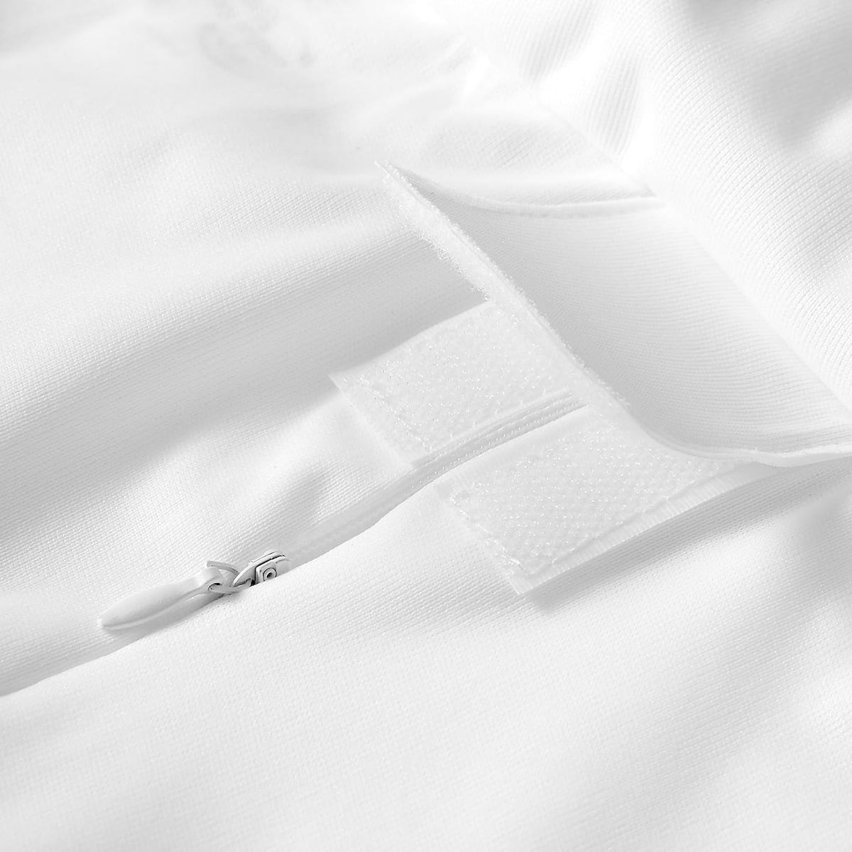Amazon Basics Zippered Mattress Encasement - Waterproof, Queen