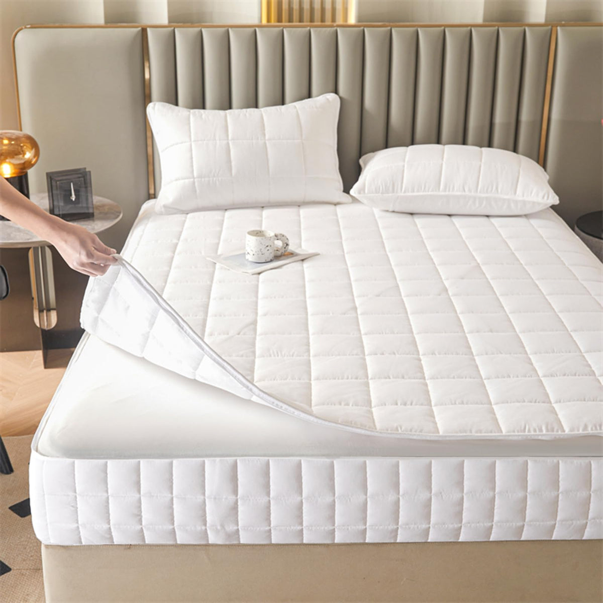Mattress protector Double Mattress Cover Zipped Quilted Mattress Protector Single/Small Double/King Bed Mattress Topper Cover Fully Total Encasement Cover Anti-dust Washable Fitted Sheet(White a,160x2