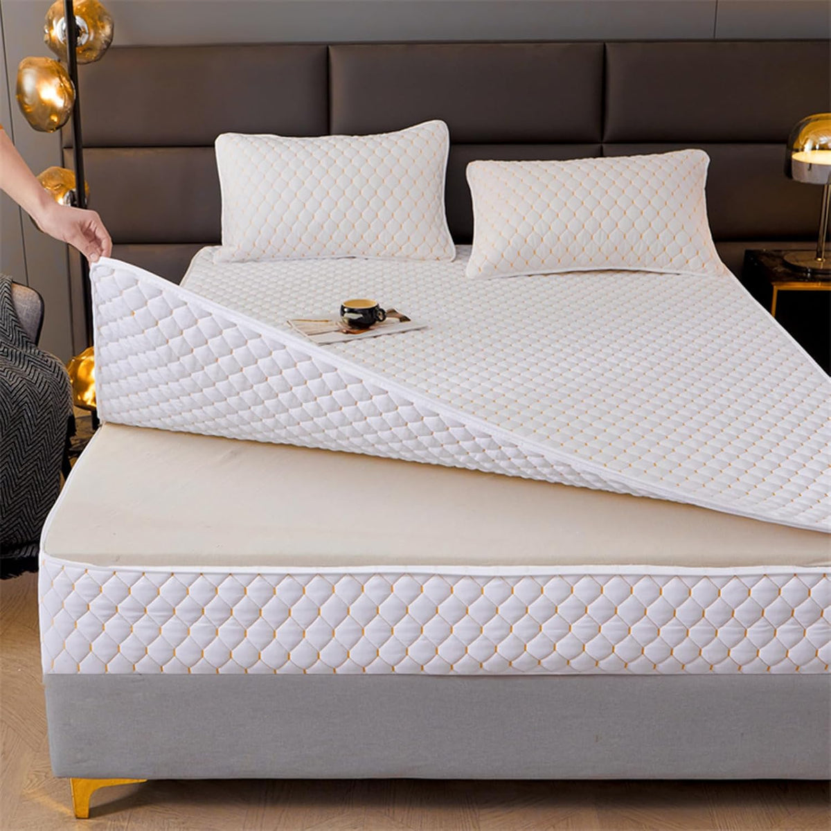 Mattress protector Double Mattress Cover Zipped Quilted Mattress Protector Single/Small Double/King Bed Mattress Topper Cover Fully Total Encasement Cover Anti-dust Washable Fitted Sheet(White a,160x2