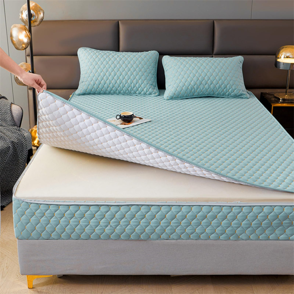 Mattress protector Double Mattress Cover Zipped Quilted Mattress Protector Single/Small Double/King Bed Mattress Topper Cover Fully Total Encasement Cover Anti-dust Washable Fitted Sheet(White a,160x2