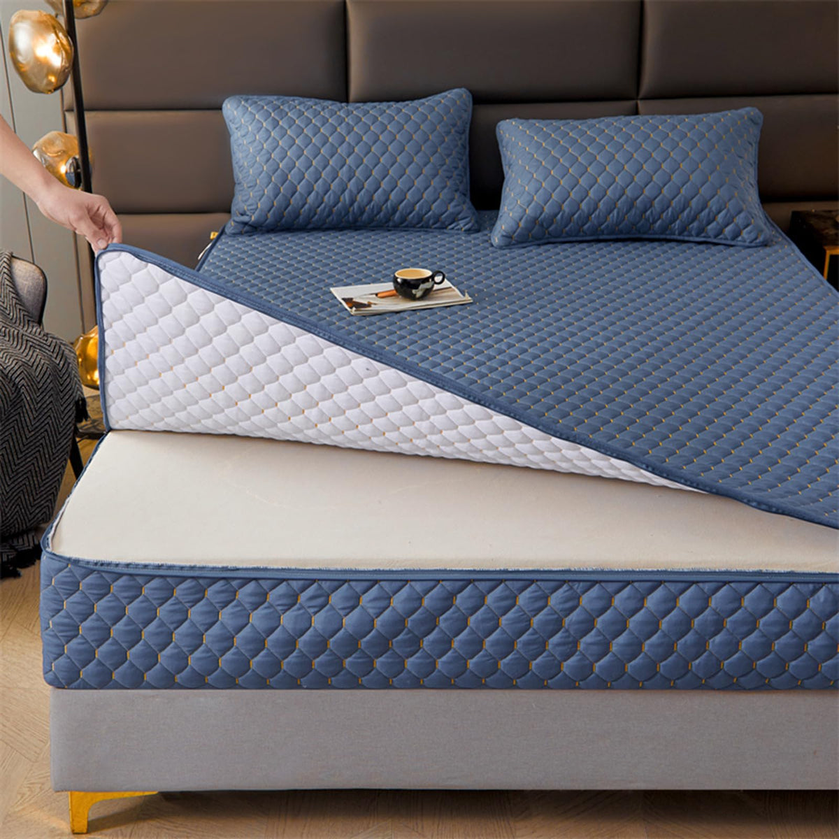 Mattress protector Double Mattress Cover Zipped Quilted Mattress Protector Single/Small Double/King Bed Mattress Topper Cover Fully Total Encasement Cover Anti-dust Washable Fitted Sheet(White a,160x2