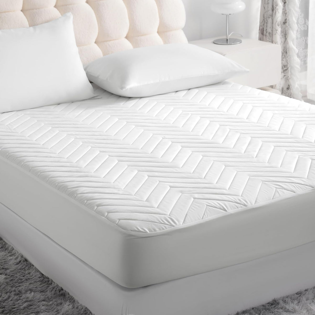 Quilted Waterproof Mattress Protector - Queen Size 15" Deep Pocket Fitted Sheet, Ultra-Soft Breathable and Machine Washable Mattress Pad Cover - White