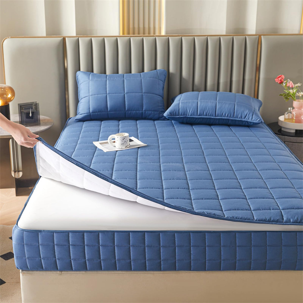Mattress protector Double Mattress Cover Zipped Quilted Mattress Protector Single/Small Double/King Bed Mattress Topper Cover Fully Total Encasement Cover Anti-dust Washable Fitted Sheet(White a,160x2